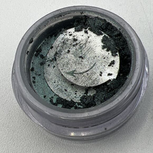 bareMinerals EyeColor Shadow FRIDAY Blue Shimmer .01 oz .28 g NEW - Picture 1 of 4